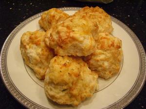 Red Lobster Cheddar Bay Biscuits - A MomMom Favorite!