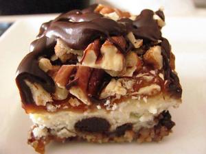 Turtle Cheesecake Bars