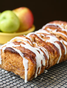 Apple Cinnamon Pull Apart Bread